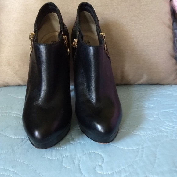 Michael Kors 8.5M Genuine Snakeskin & Leather Black Stiletto Bootie with Zippers - Picture 6 of 9